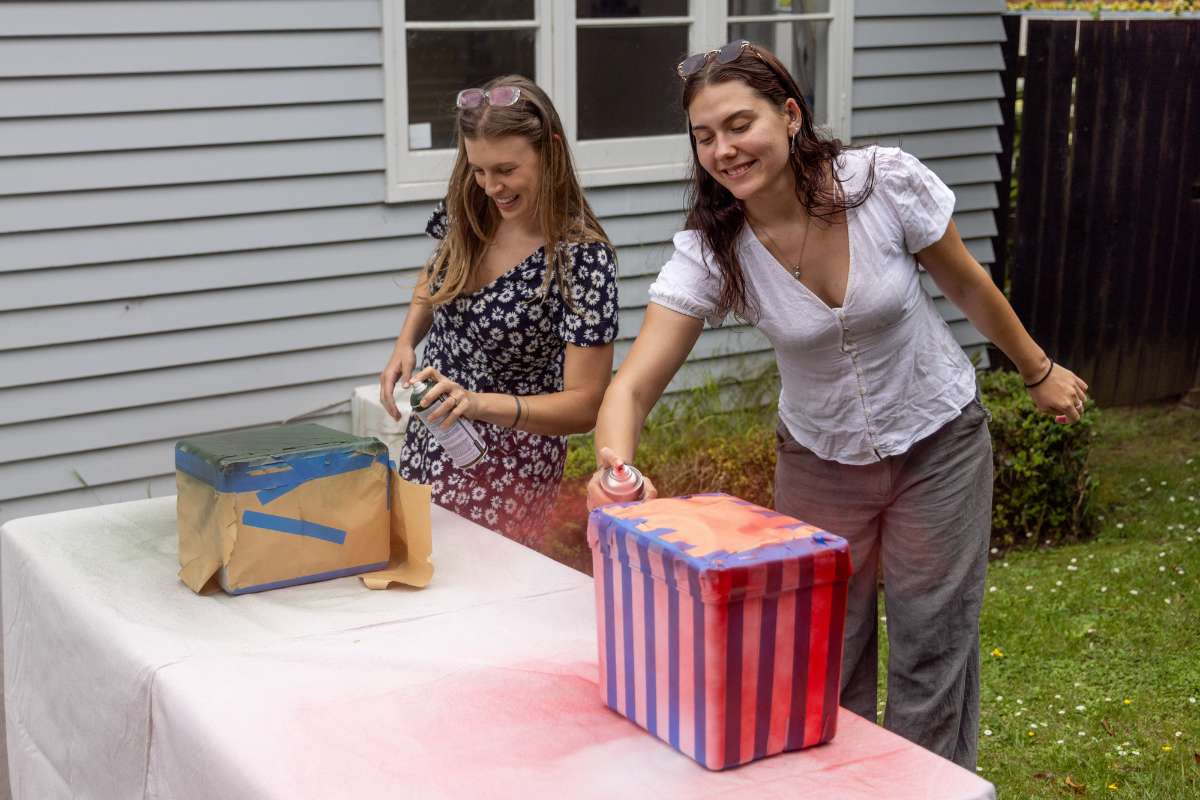 DIY Custom Esky with White Knight Squirts