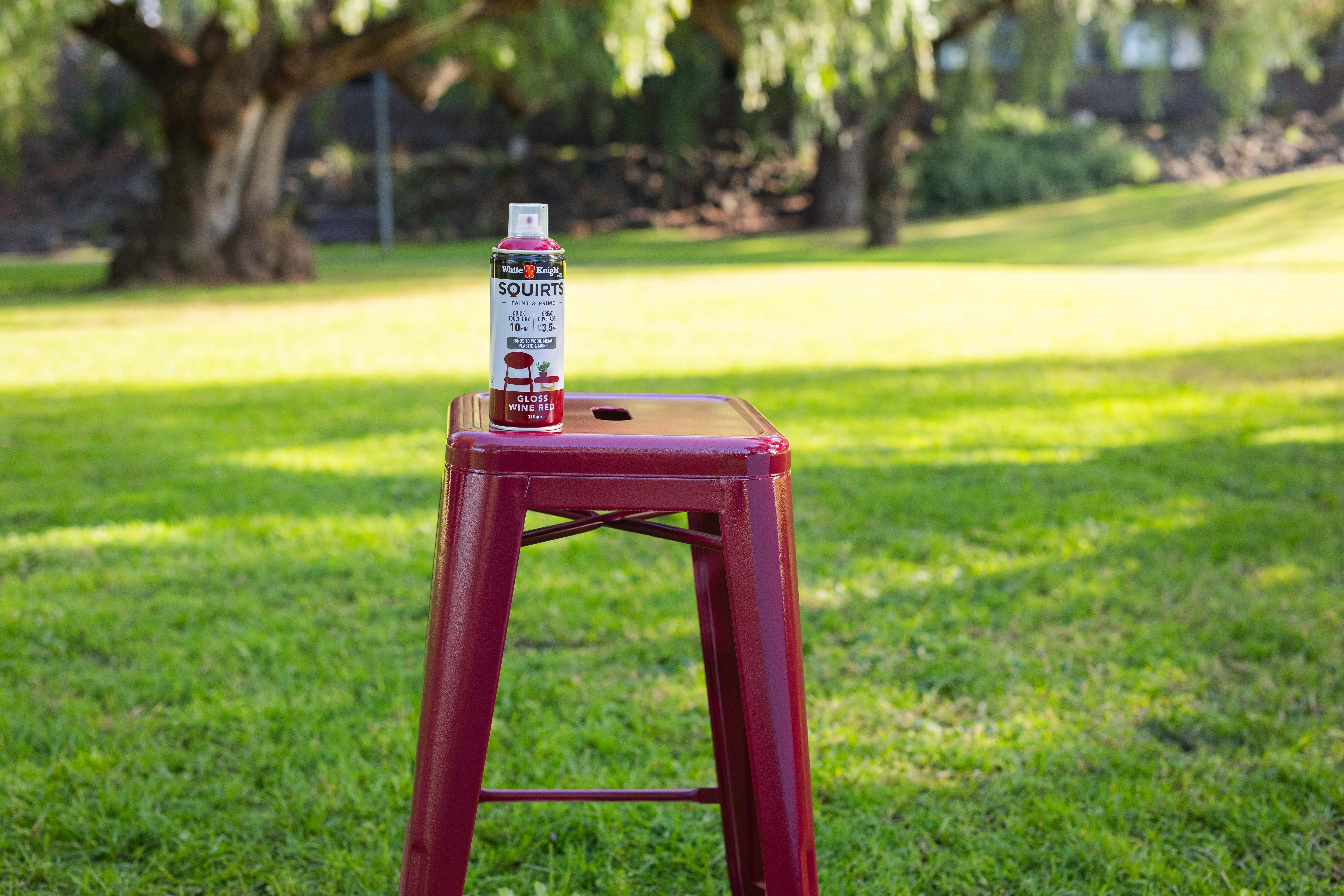 How to Spray Paint Outdoor Furniture & Plant Pots with White Knight Squirts